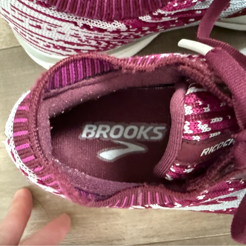 Brooks Ricochet DNA Tennis‎ Shoe Sneaker Energize Neutral Women's 7 Burgundy - Picture 11 of 11